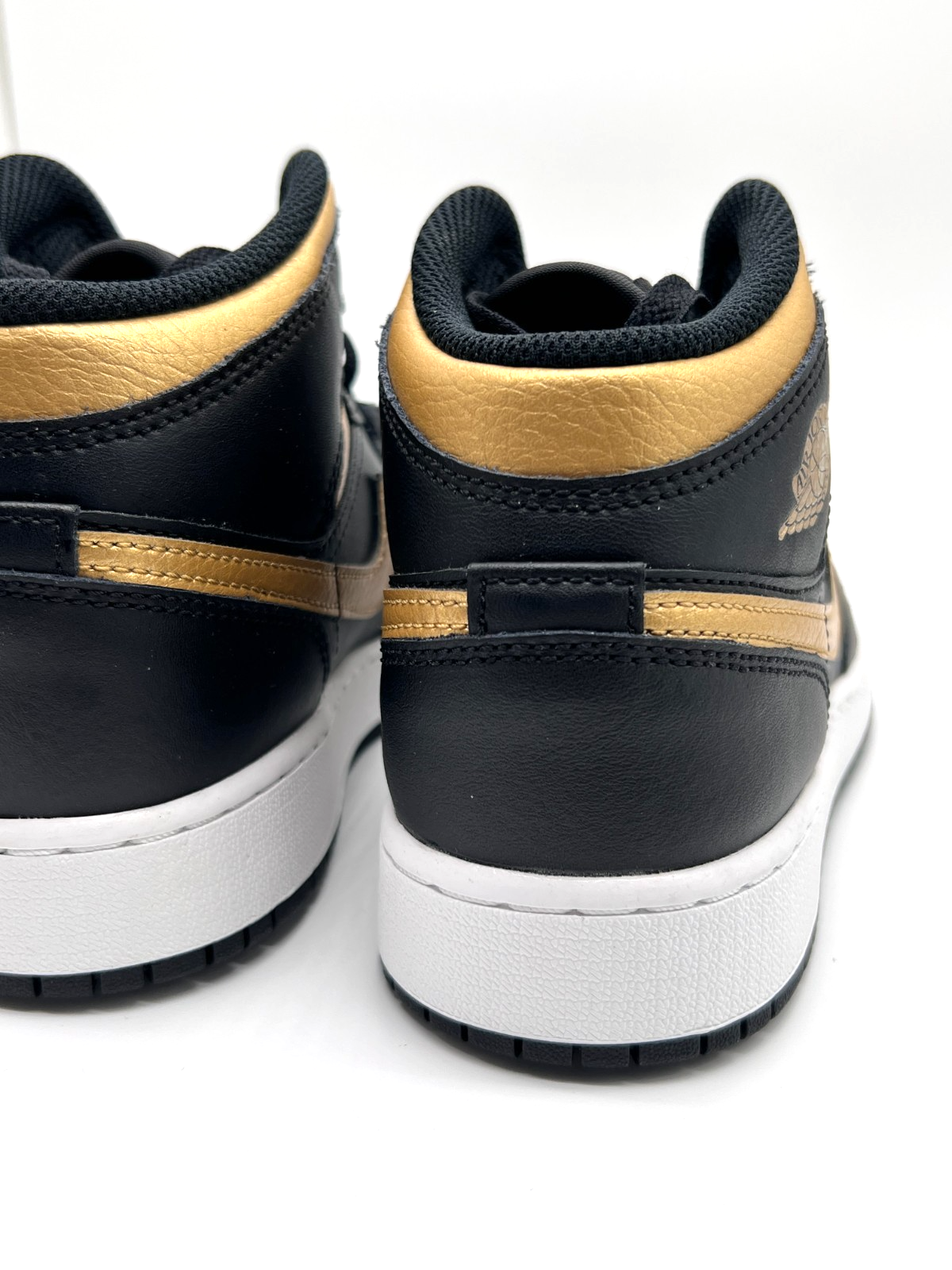 Nike Air Jordan 1 Mid Black/Metallic Gold-White GS Sz 5.5y New Rare DQ8423-071