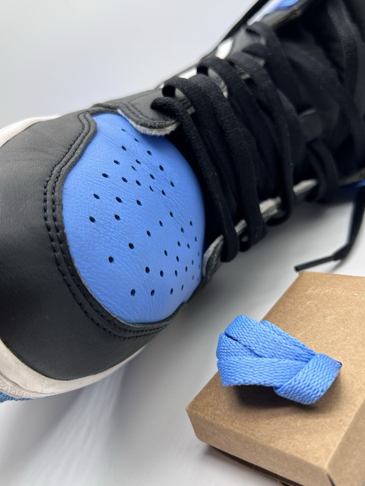 Nike Air Jordan 1 Retro High OG DZ5485-400 University Blue Mens 12.5 Used W/ Box