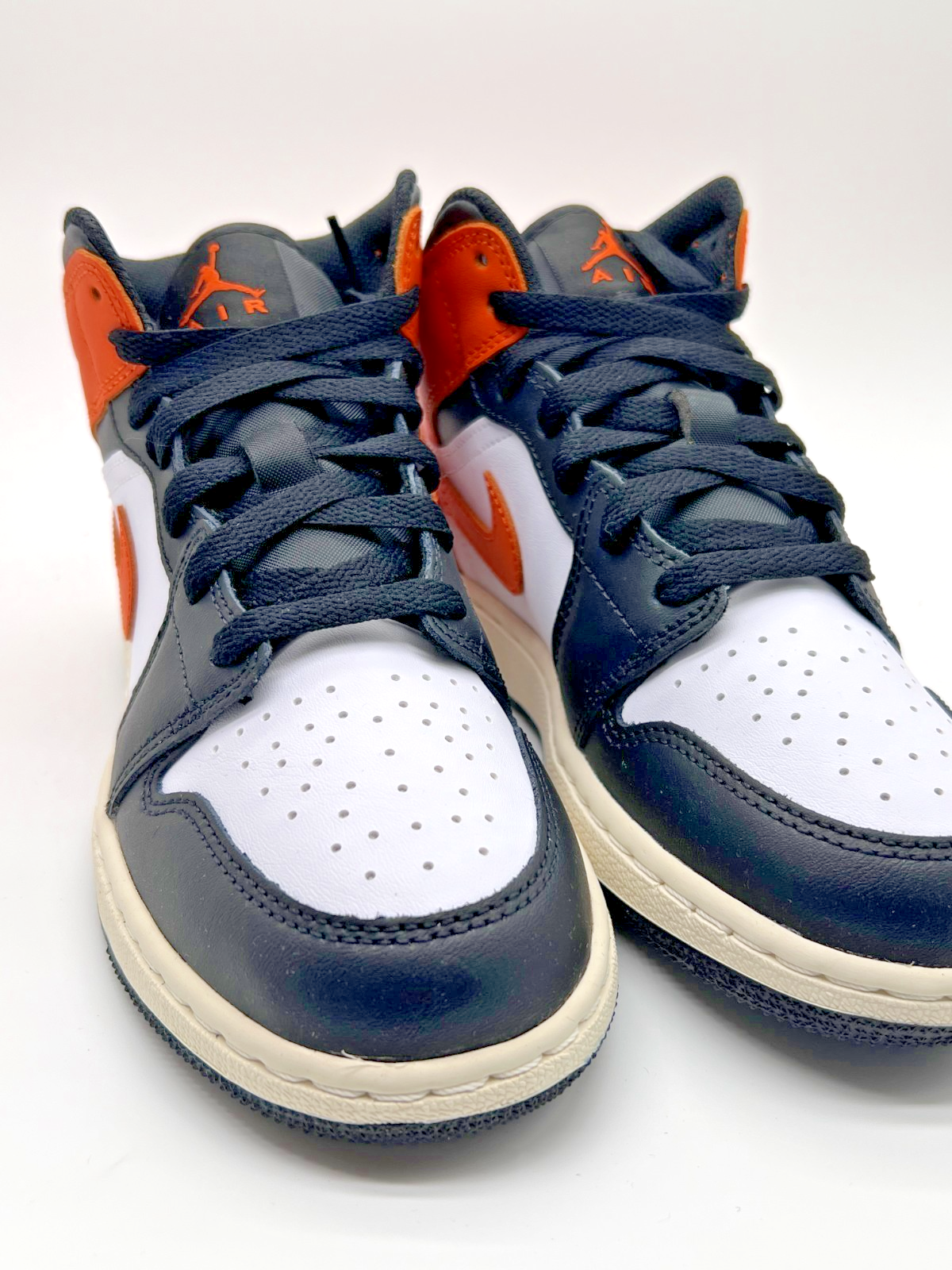 Air Jordan 1 Mid GS Black Toe Starfish DQ8423-801 5Y Women's 6.5 New