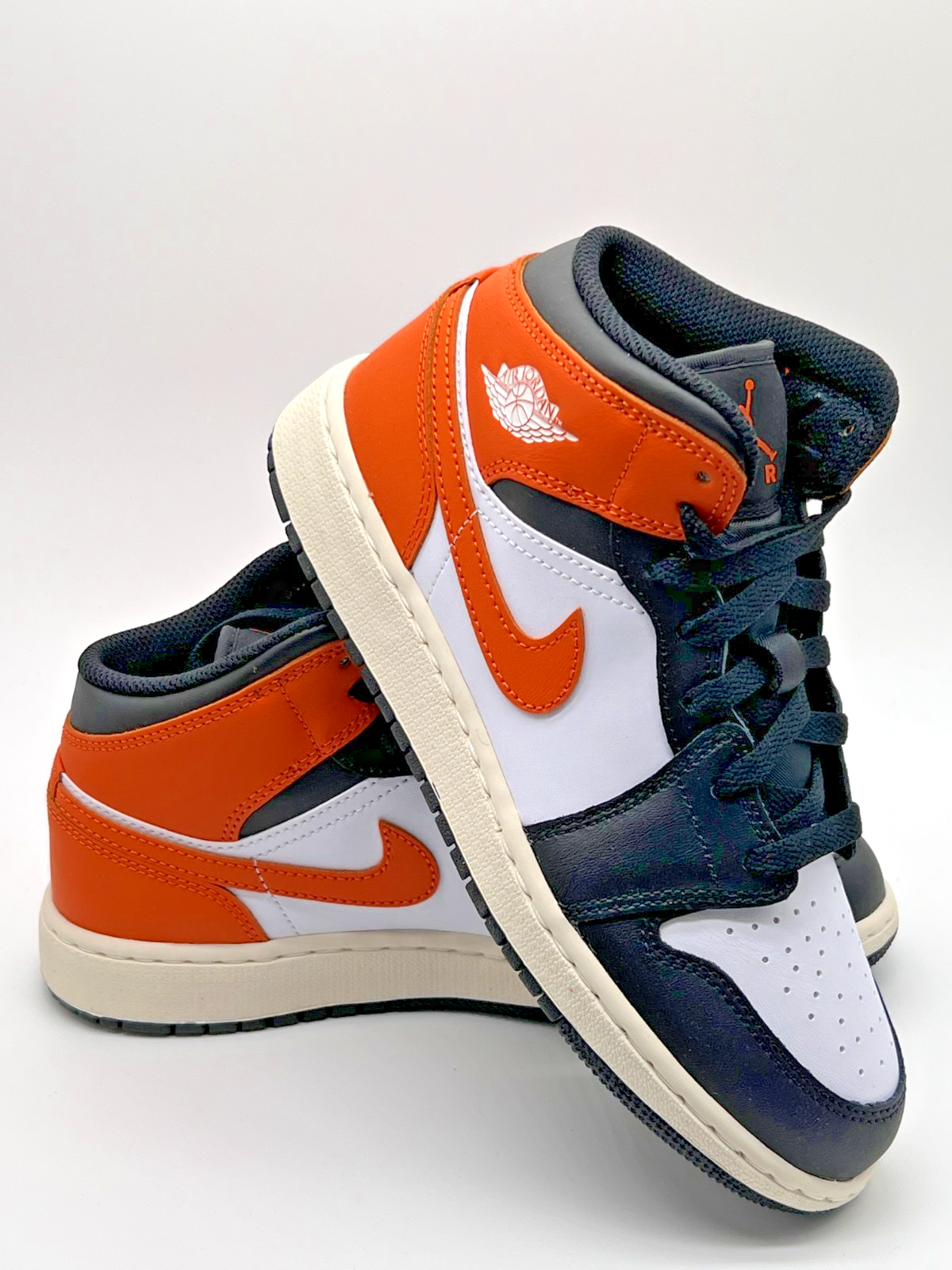 Air Jordan 1 Mid GS Black Toe Starfish DQ8423-801 5Y Women's 6.5 New