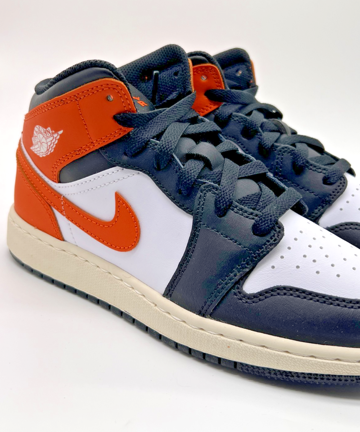Air Jordan 1 Mid GS Black Toe Starfish DQ8423-801 5Y Women's 6.5 New