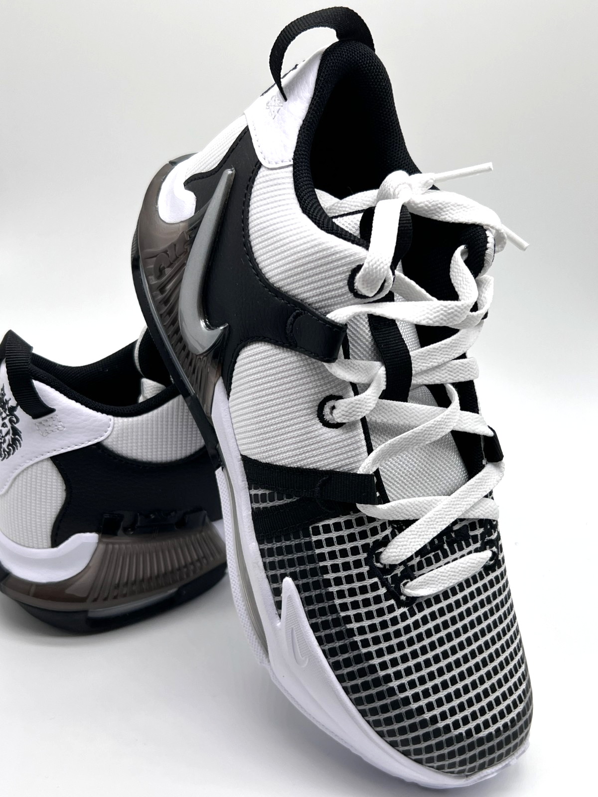 Nike LeBron Witness 7 GS 'White Black' DQ8650-100