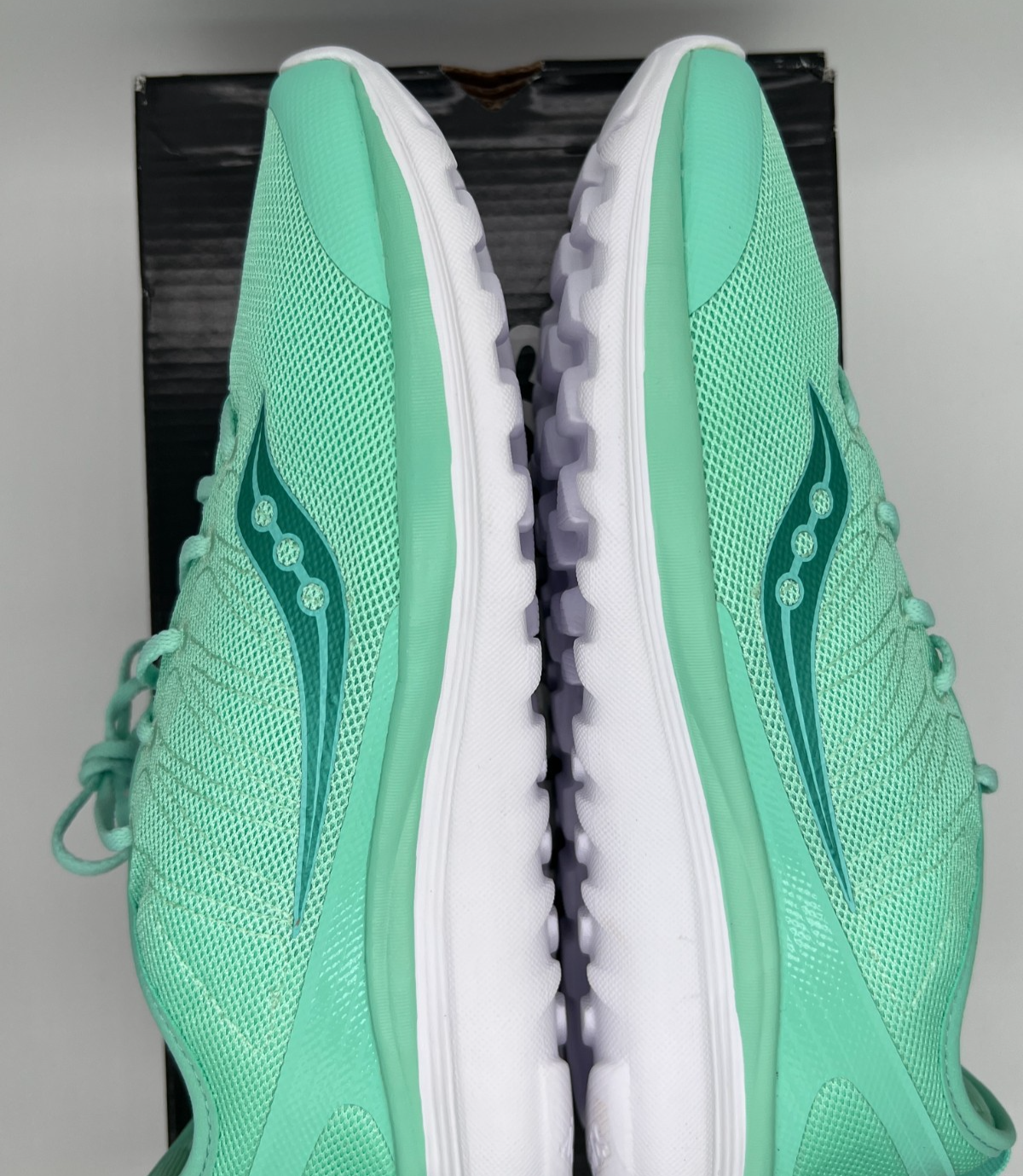 Saucony Swivel Mint S30003-3 Women's Running Shoes Size 10 NEW in Box