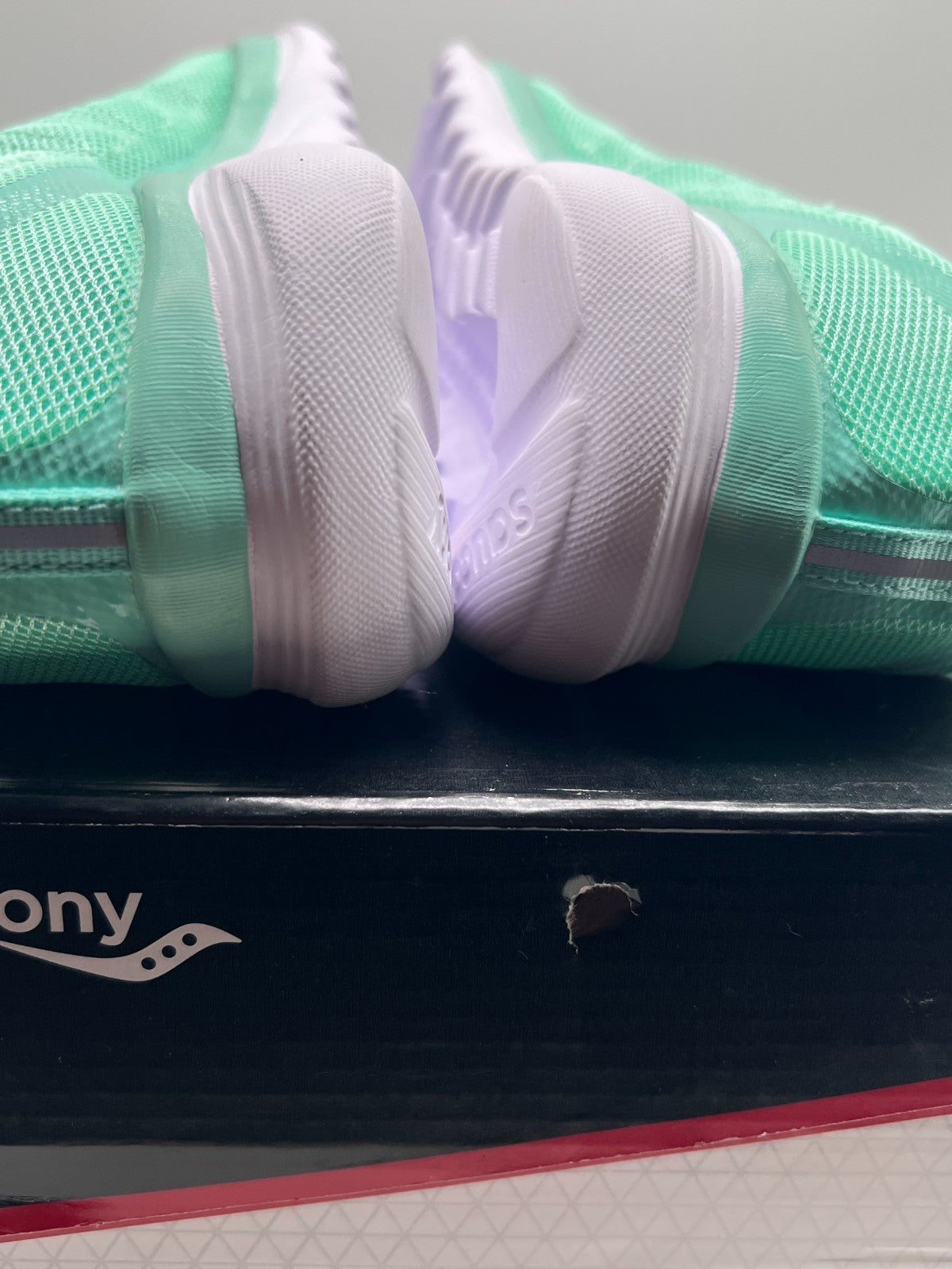 Saucony Swivel Mint S30003-3 Women's Running Shoes Size 10 NEW in Box