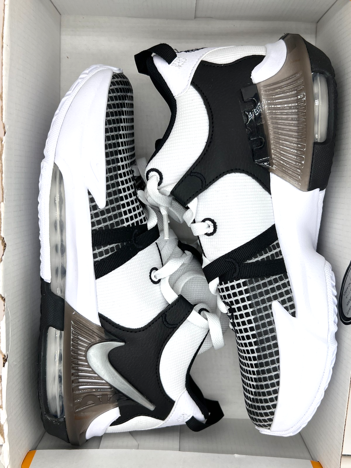 Nike LeBron Witness 7 GS 'White Black' DQ8650-100