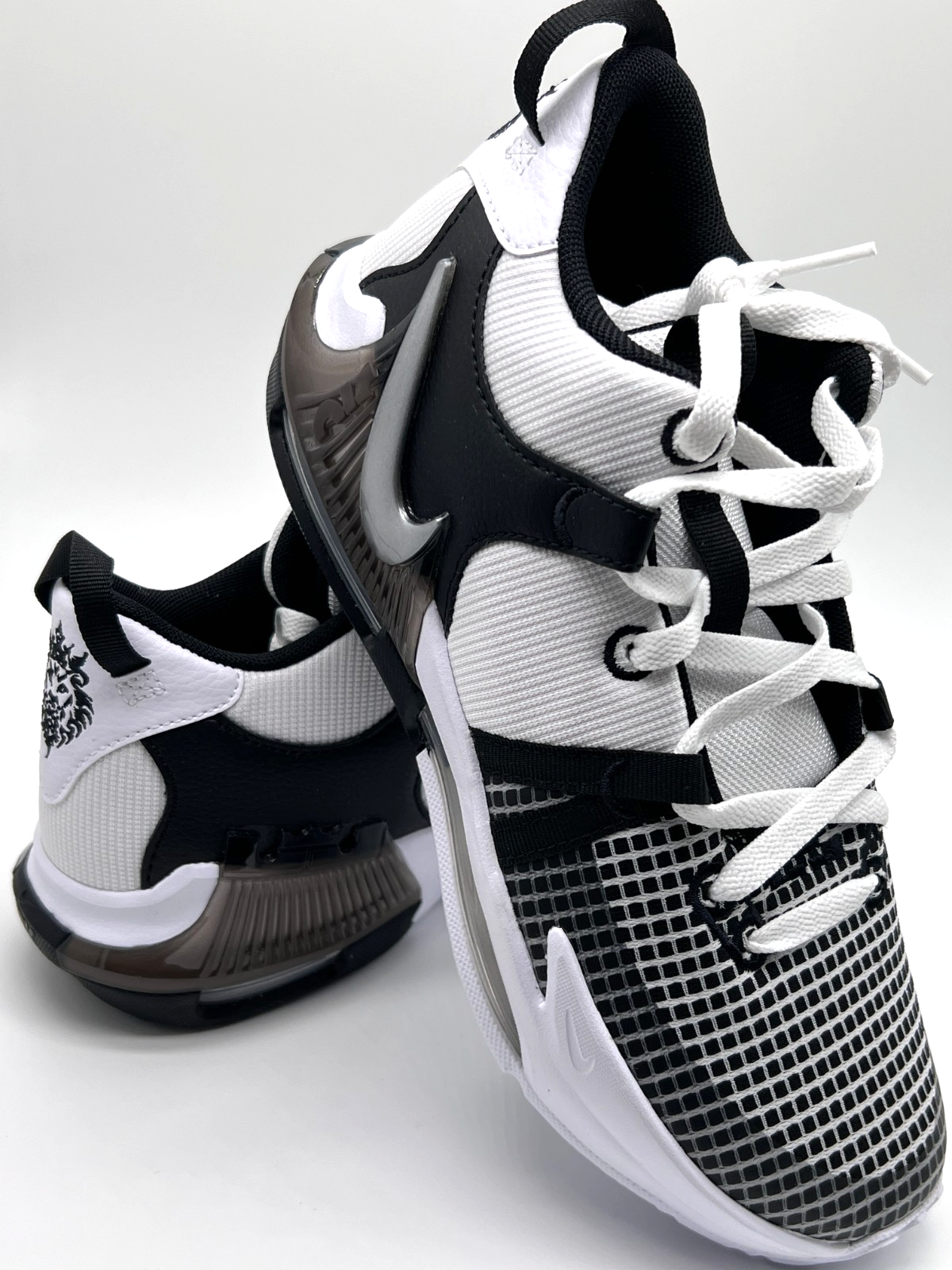 Nike LeBron Witness 7 GS 'White Black' DQ8650-100