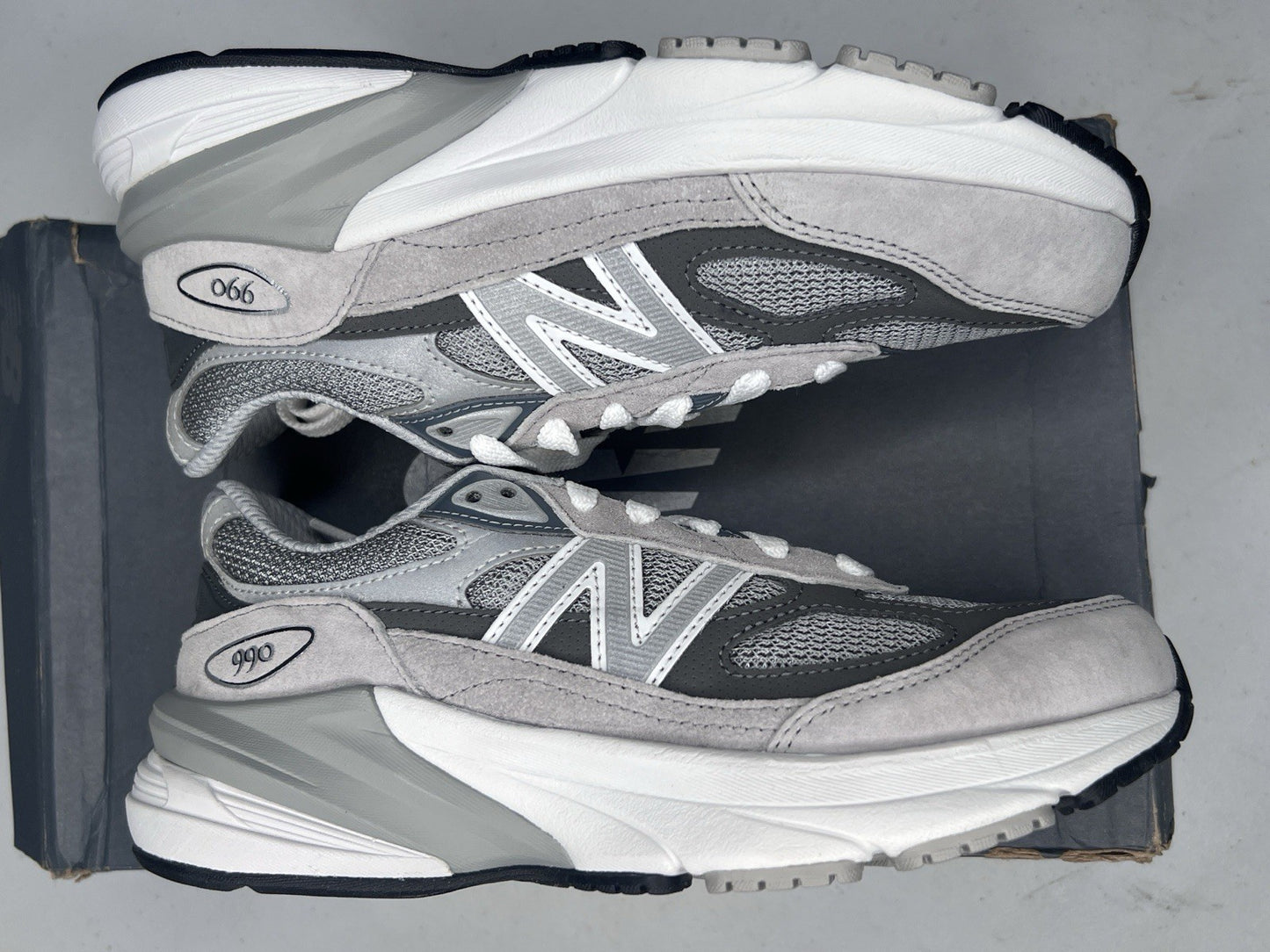 New Balance FuelCell 990v6 Big Kids Size 4.5 Grey Sneakers GC990GL6 NEW