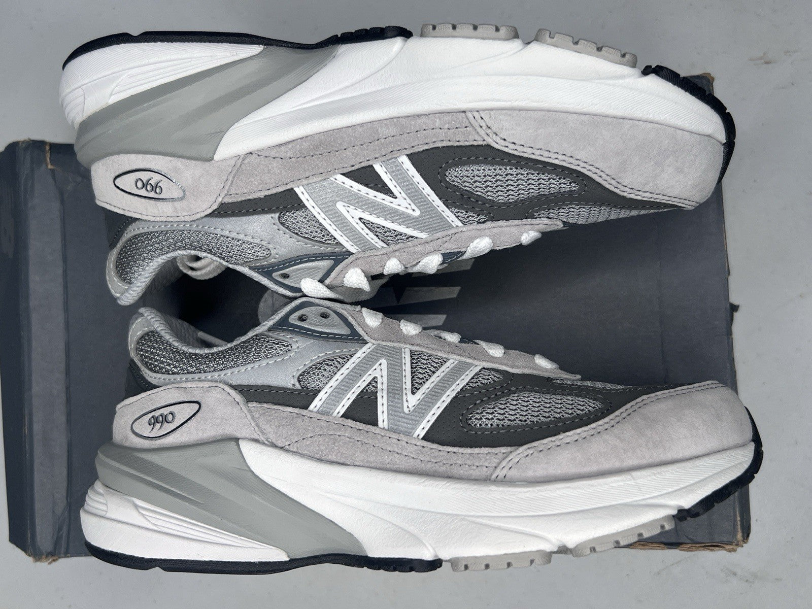 New Balance FuelCell 990v6 Big Kids Size 4.5 Grey Sneakers GC990GL6 NEW