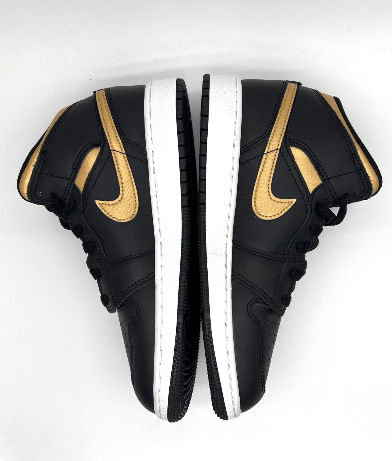 Nike Air Jordan 1 Mid Black/Metallic Gold-White GS Sz 5.5y New Rare DQ8423-071