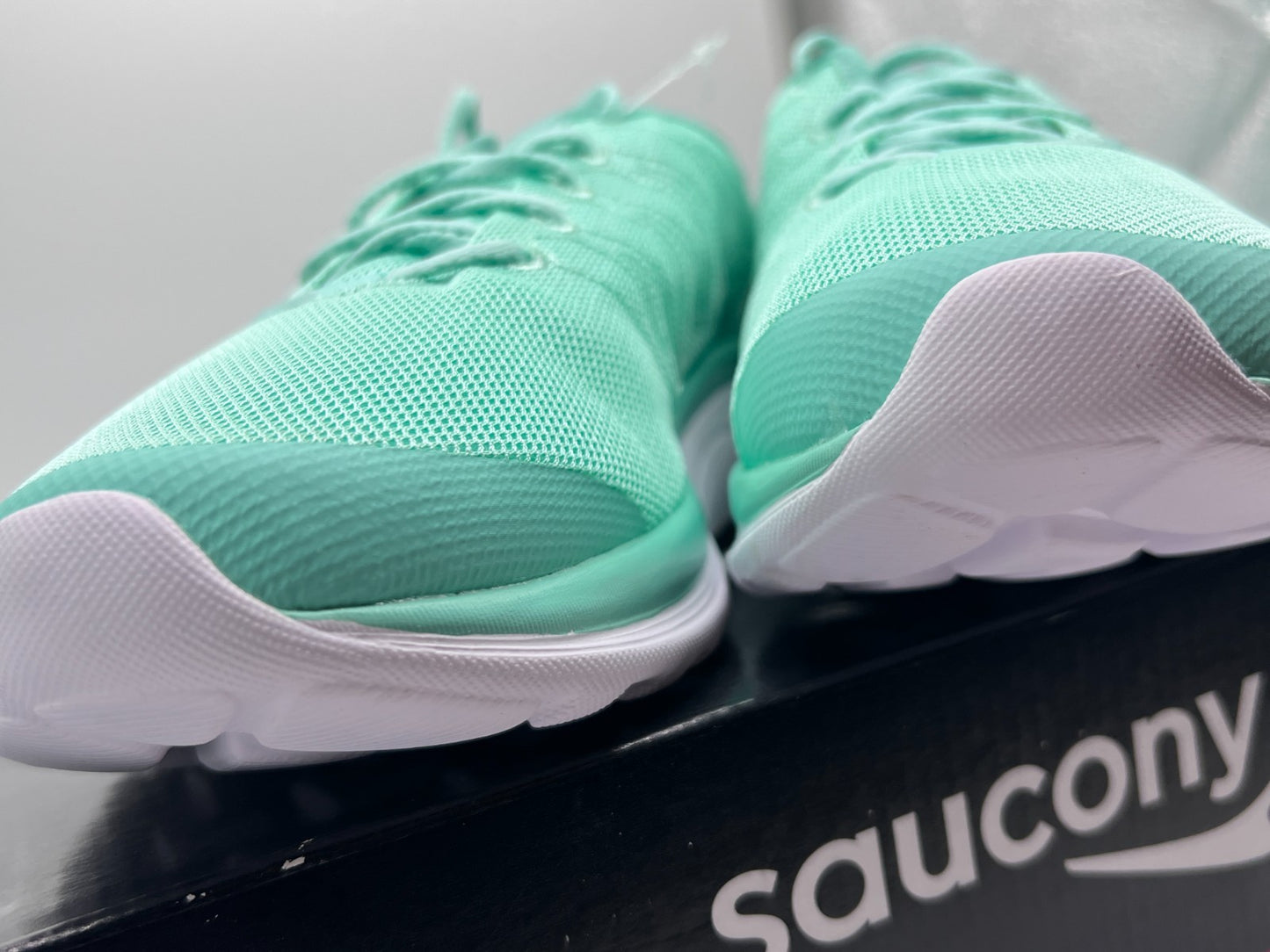 Saucony Swivel Mint S30003-3 Women's Running Shoes Size 10 NEW in Box