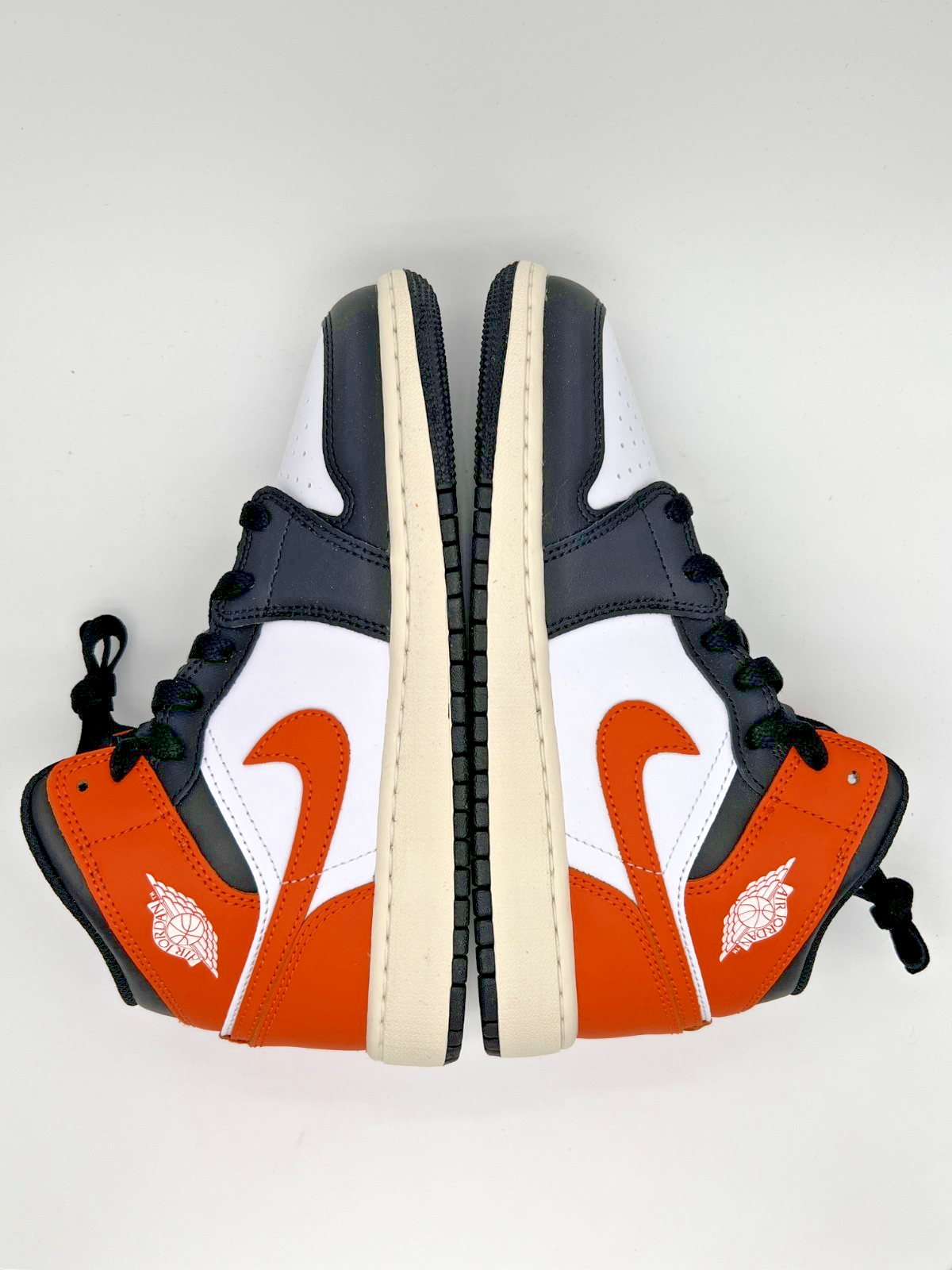 Air Jordan 1 Mid GS Black Toe Starfish DQ8423-801 5Y Women's 6.5 New
