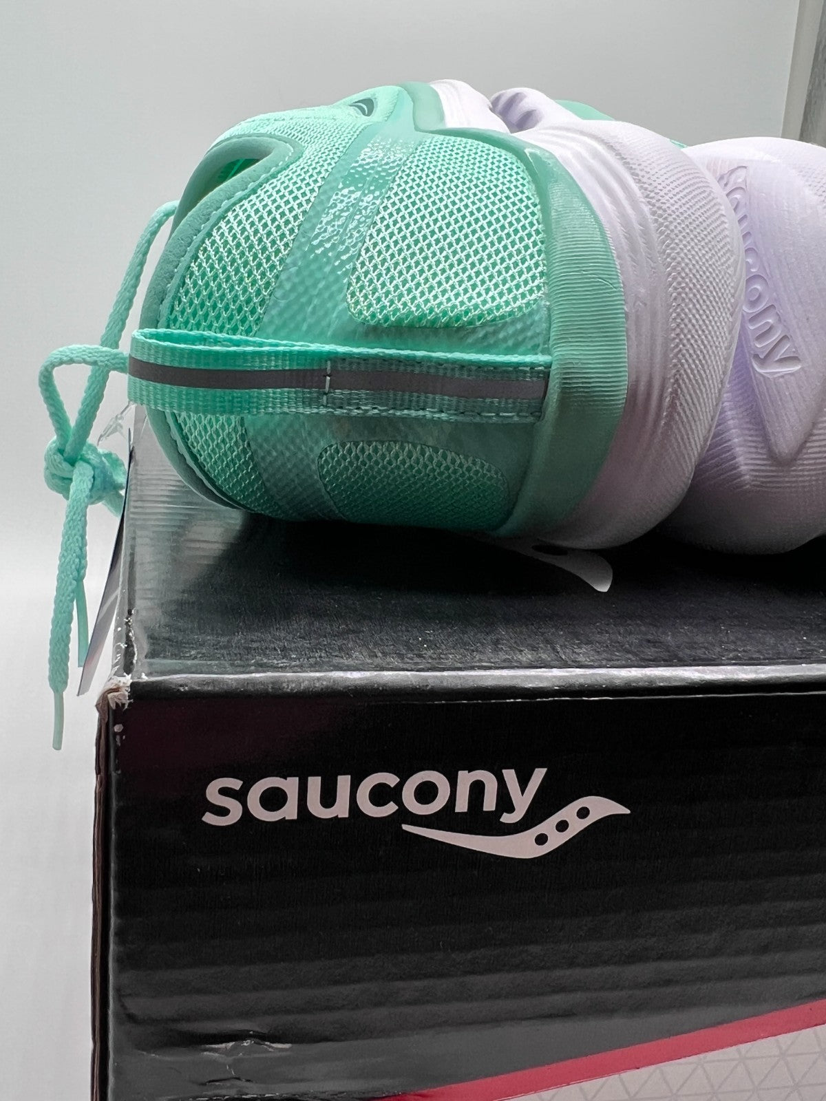 Saucony Swivel Mint S30003-3 Women's Running Shoes Size 10 NEW in Box